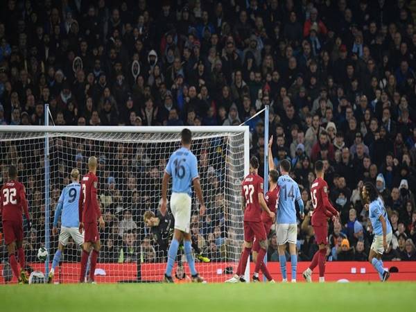 Tin Liverpool 23/12: Hàng thủ The Kop chơi quá tệ trước Man City